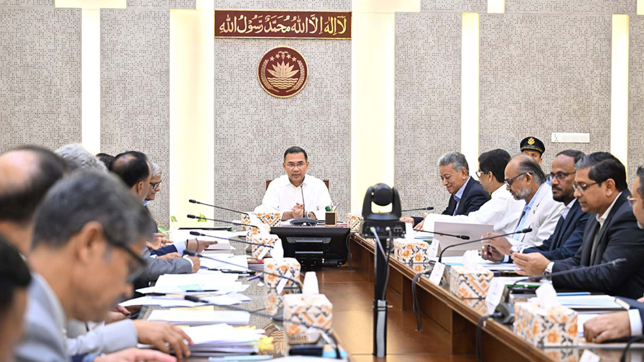 তারেক রহমান সচিবালয়ে কৃষক কার্ড চালু সংক্রান্ত সভায় সভাপতিত্ব করেন